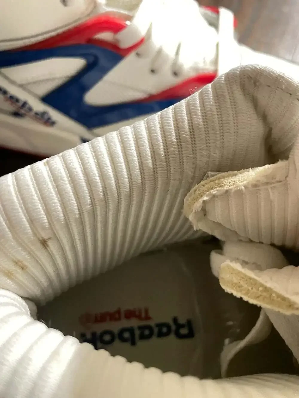 Reebok Pump Omni Zone II Basketball Shoes HR0035 White/Blue/Red